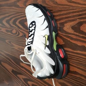 Nike Air Max Plus SE AJ2013-100 Size 9.5 (M)